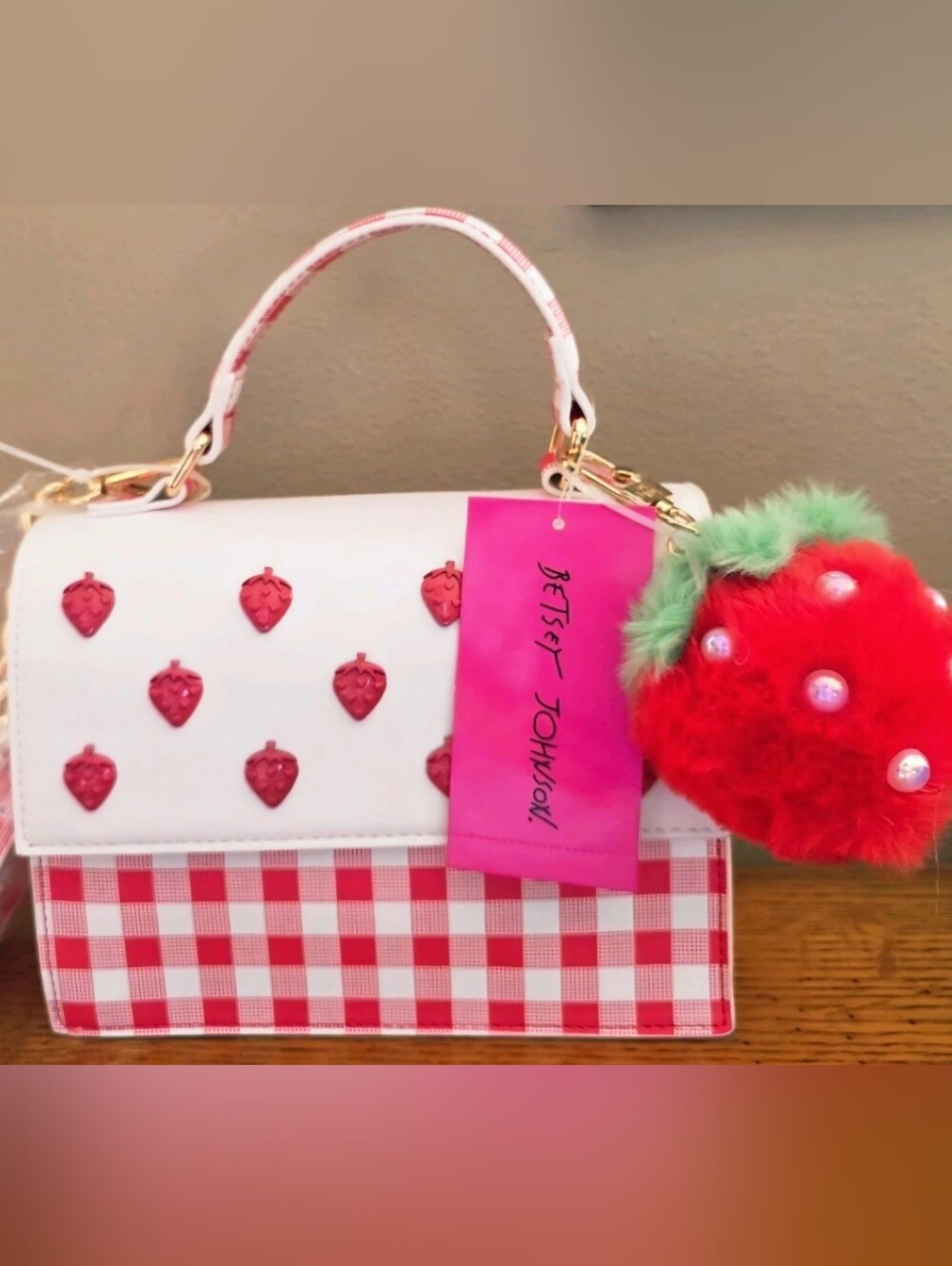 NEW BETSEY JOHNSON  "STRAWBERRY" HANDBAG/CROSSBODY WITH MATCHING  CHARM - Picture 3 of 11